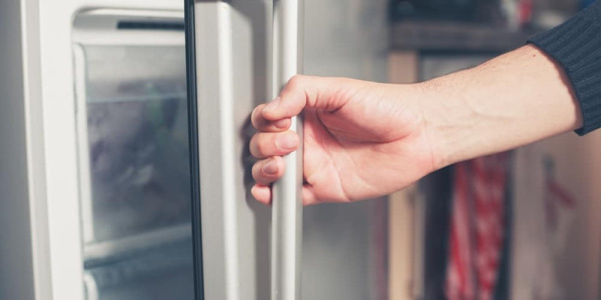 Commercial refrigerator door not closing properly with gasket and hinge troubleshooting