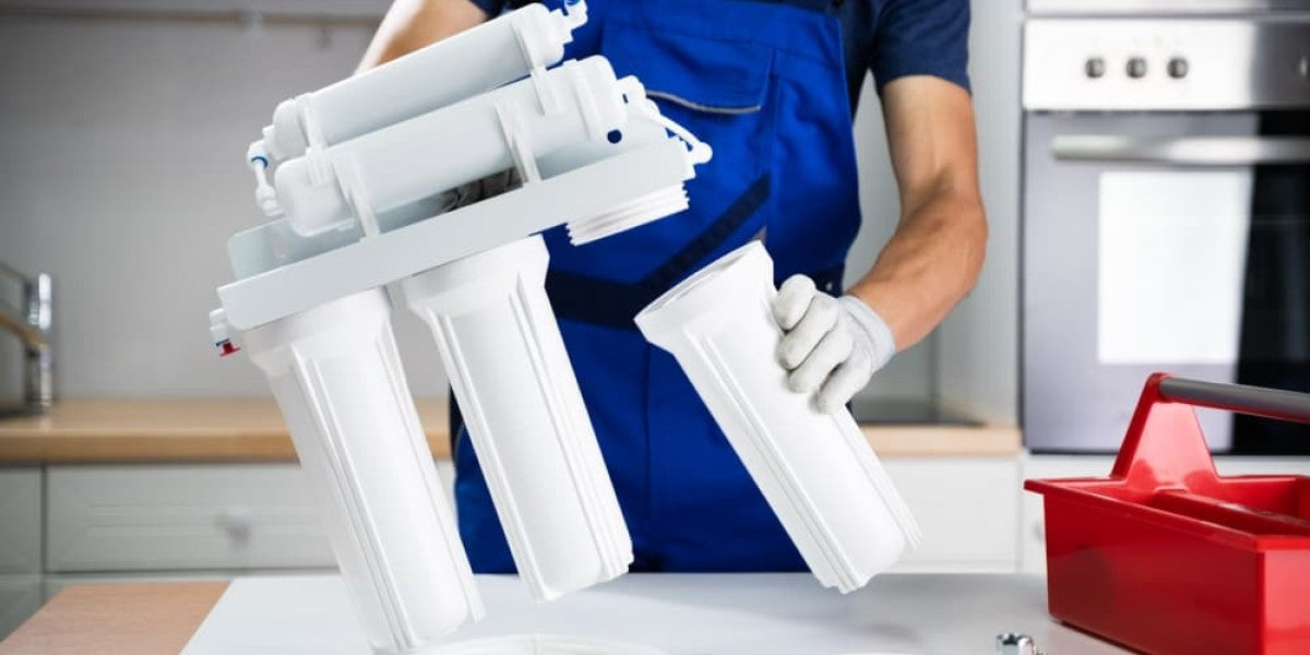 Commercial Refrigerator Tips: How Often To Change The Water Filter